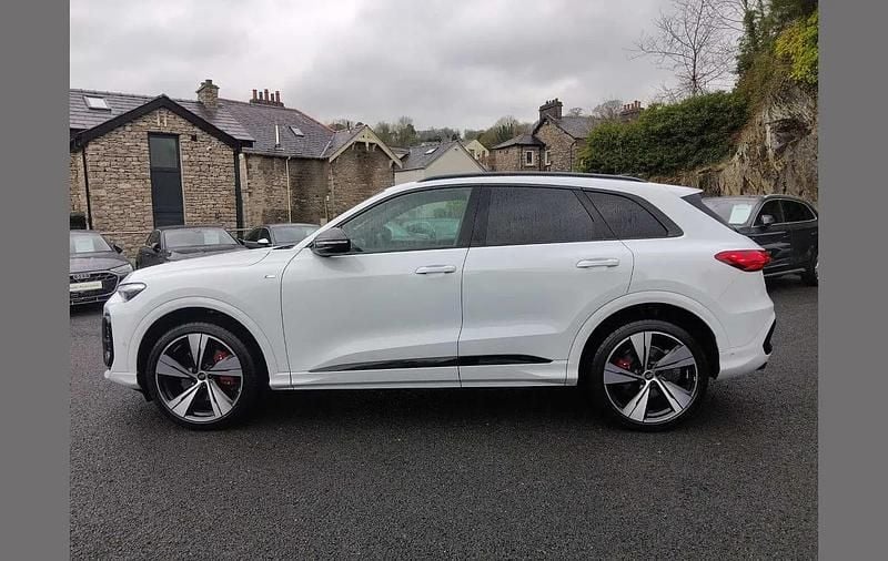 Used Audi Q5 Advanced 200 HP (147 kW) 2025 White SUV