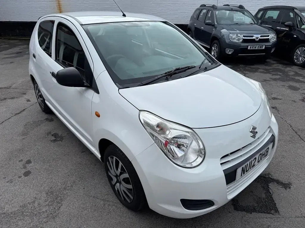 Used Suzuki Alto SZ3 68 HP (50 kW) 2012 White Hatchback