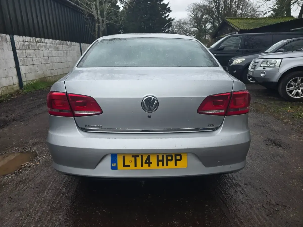 Usado VW Passat S 105 HP (77 kW) 2014 Prateado Sedan