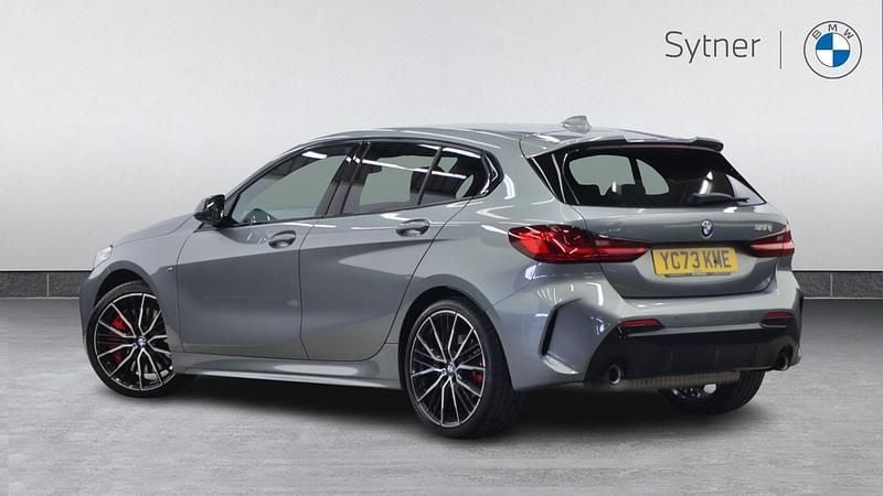Begagnad BMW 128 Shadowline 261 HK (191 kW) 2023 Grå