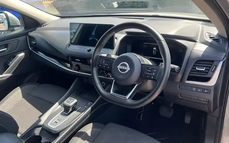 Used Nissan Qashqai N-Connecta 158 HP (116 kW) 2023 Silver SUV