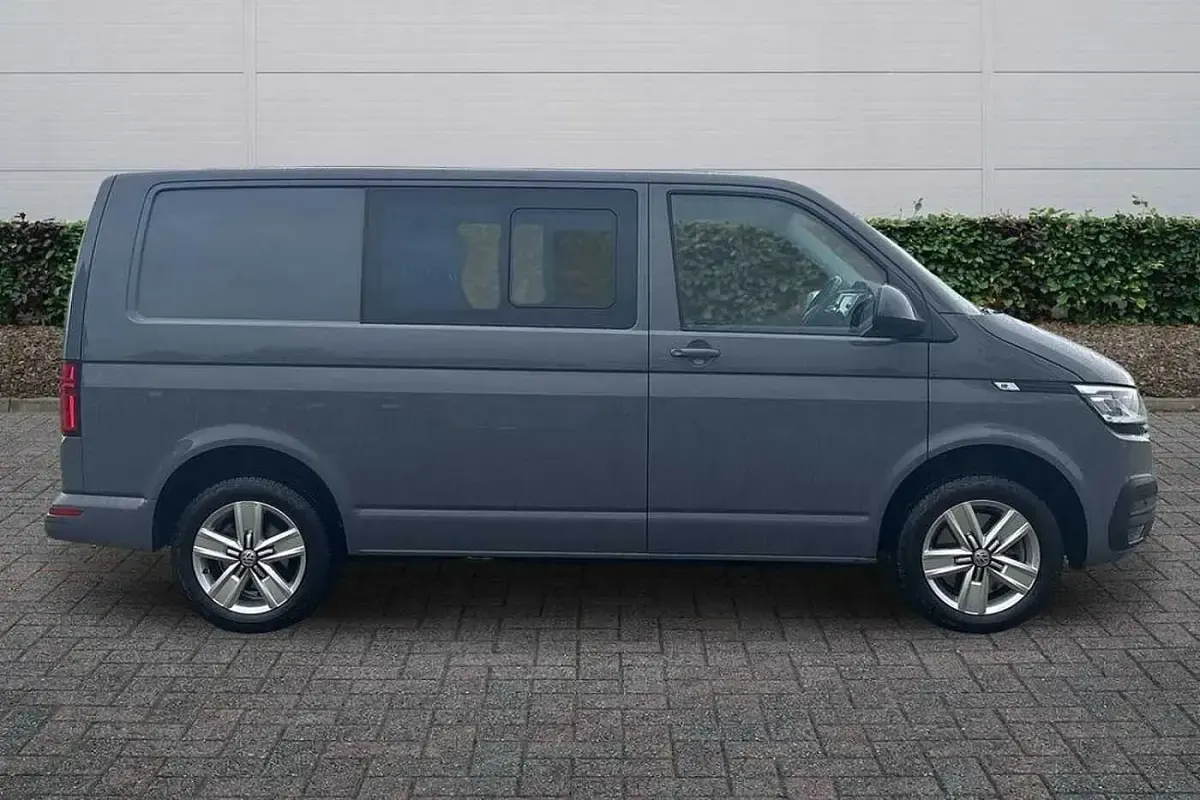Second-hand VW Transporter Highline 2024 Gri Van