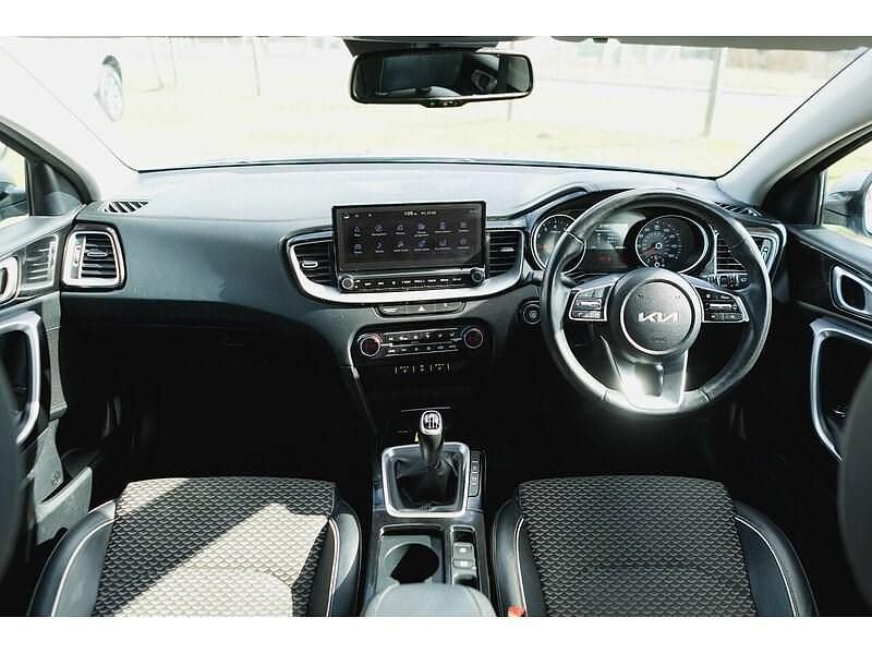 Usado Kia XCeed 158 HP (116 kW) 2022 Prateado SUV