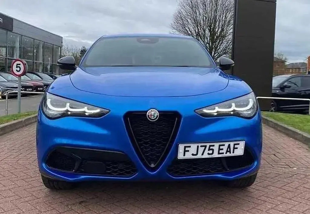 Used Alfa Romeo Stelvio Veloce 210 HP (154 kW) 2025 Blue SUV