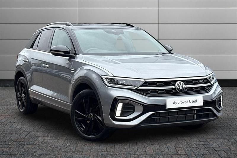 Pyrite silver with black roof New 2025 VW T-Roc Black Edition SUV | £33,195 (Good price) - Image 1/4