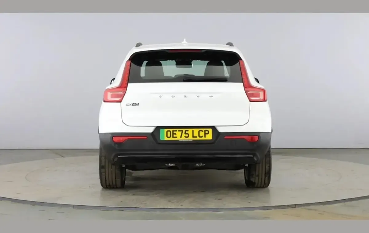 Used Volvo EX40 Core 172 kW (234 HP) 2025 White SUV