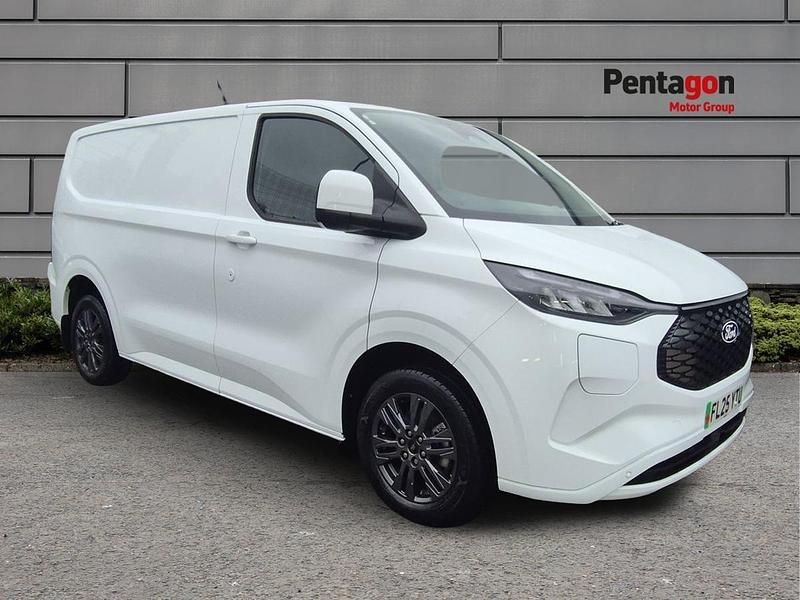 White Used 2025 Ford Transit Limited Van | £23,990 (Fair price) - Image 1/4