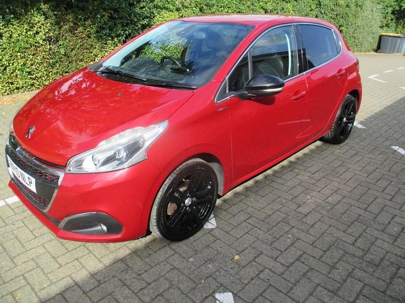 Used Peugeot 208 GT-line 110 HP (80 kW) 2015 Red Hatchback