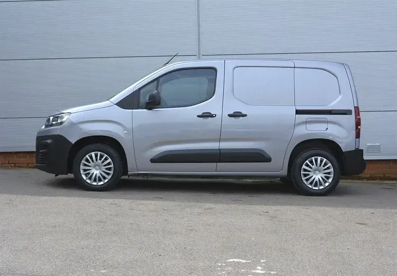 Used Citroën Berlingo 75 HP (55 kW) 2019 Grey MPV