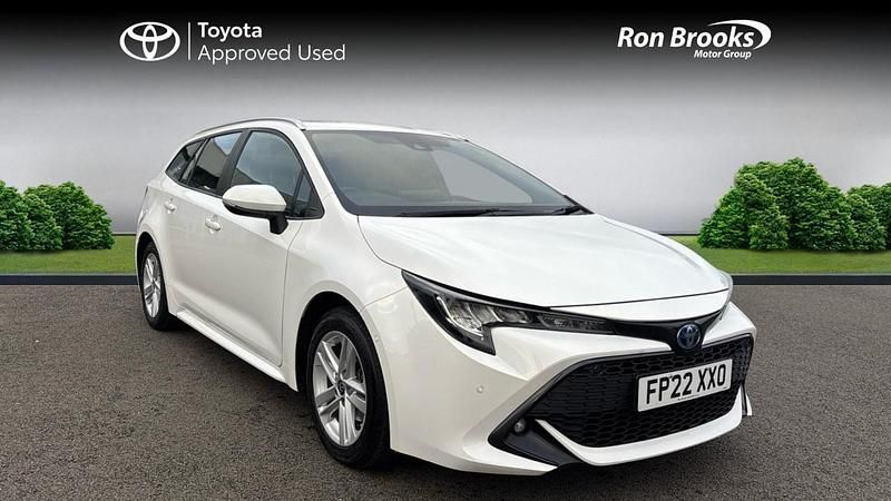 White Used 2022 Toyota Corolla Estate | £16,413 (Fair price) - Image 1/4