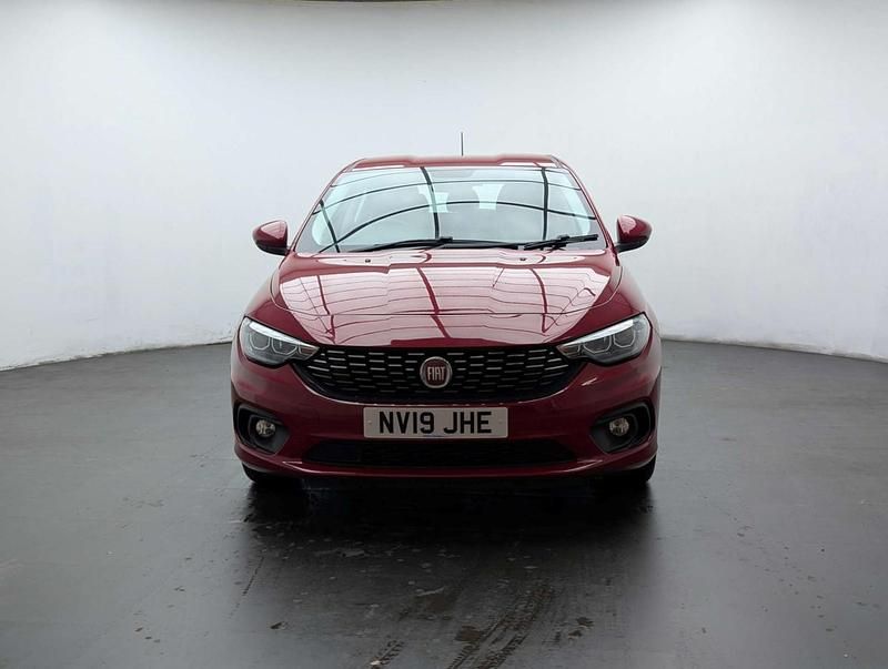 Used Fiat Tipo Easy Plus 120 HP (88 kW) 2019 Red Hatchback