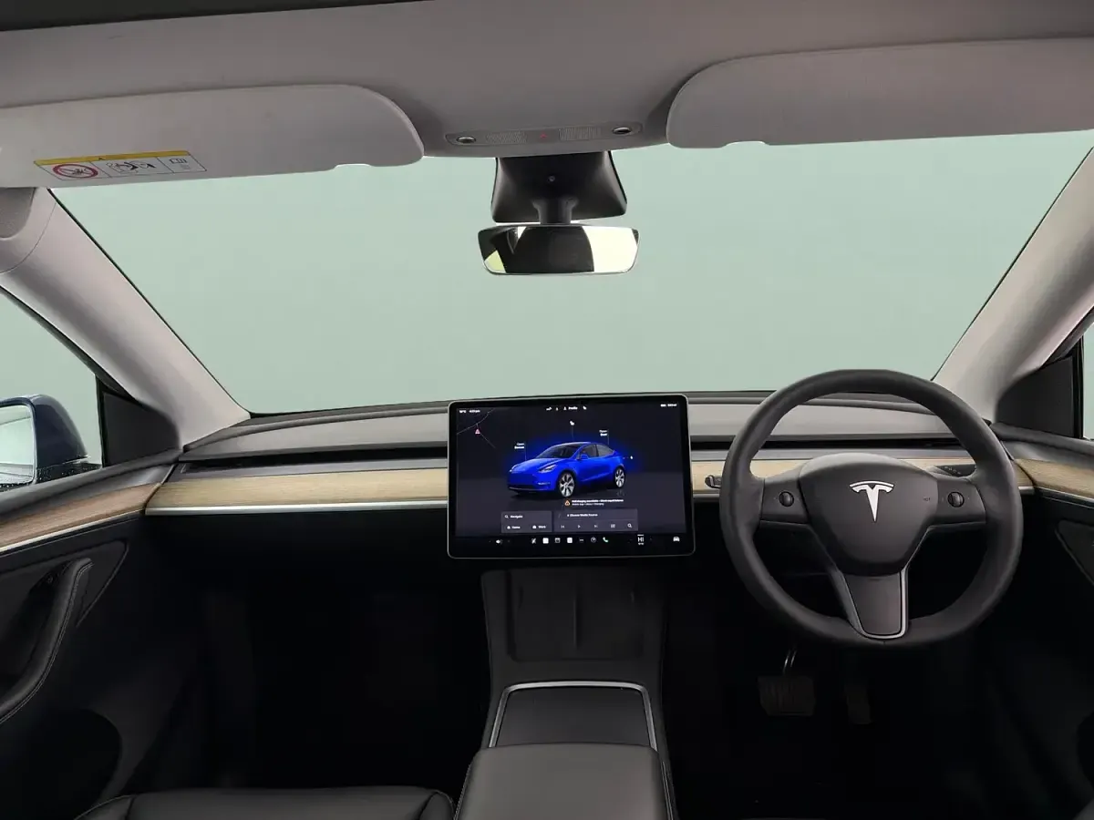 Used Tesla Model Y Long Range AWD 378 kW (514 HP) 2023 Blue SUV