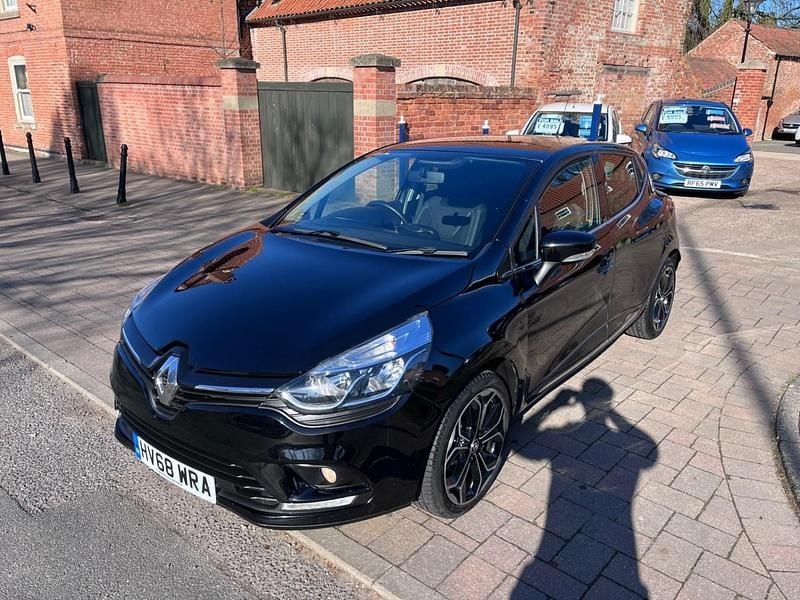 Used Renault Clio IV Iconic 90 HP (66 kW) 2018 Black Hatchback