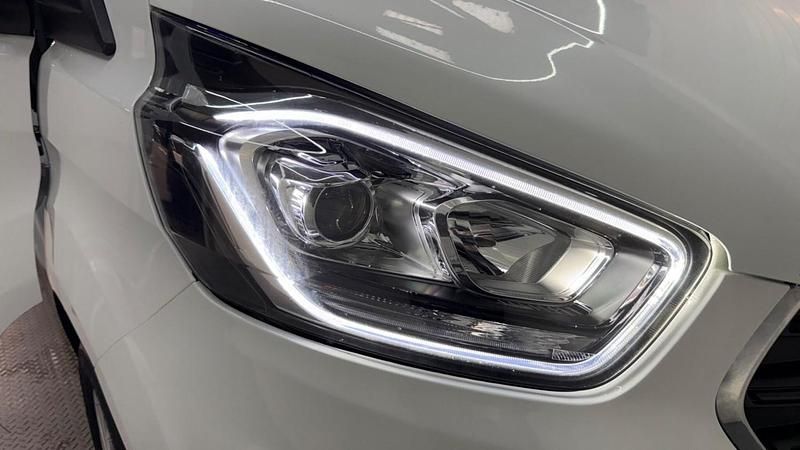 Used Ford Transit Custom Limited 130 HP (95 kW) 2023 White Van