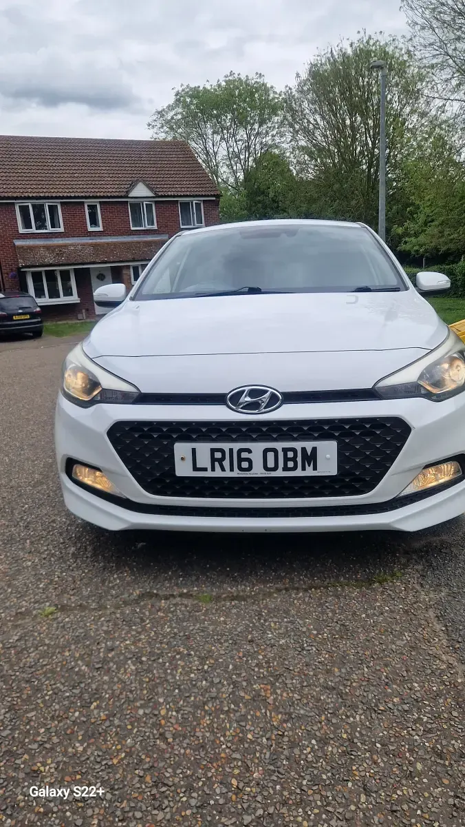 Used Hyundai i20 Premium 2016 White Hatchback
