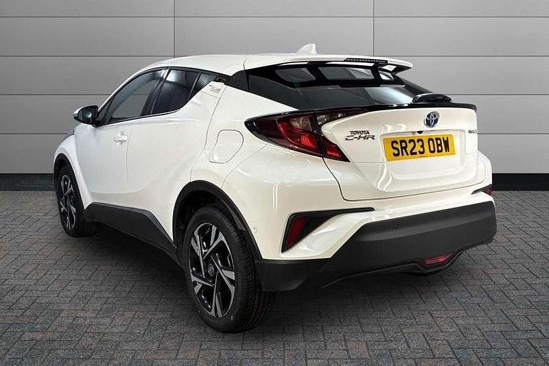 Used Toyota C-HR Design 120 HP (88 kW) 2023 White SUV
