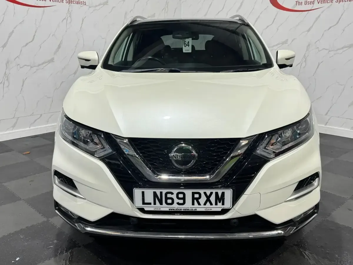 Used Nissan Qashqai N-Connecta 160 HP (117 kW) 2019 White SUV