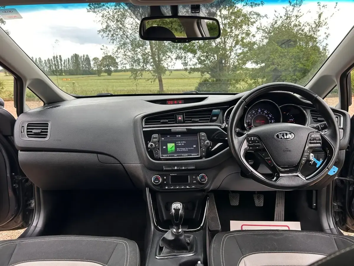 Used Kia Ceed 2016 Silver Hatchback