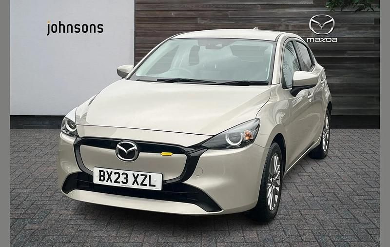 Used Mazda 2 Exclusive-Line 88 HP (64 kW) 2023 Silver Hatchback
