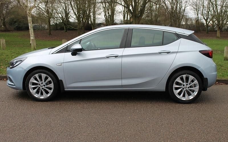 Used Vauxhall Astra 125 HP (91 kW) 2016 Silver Hatchback