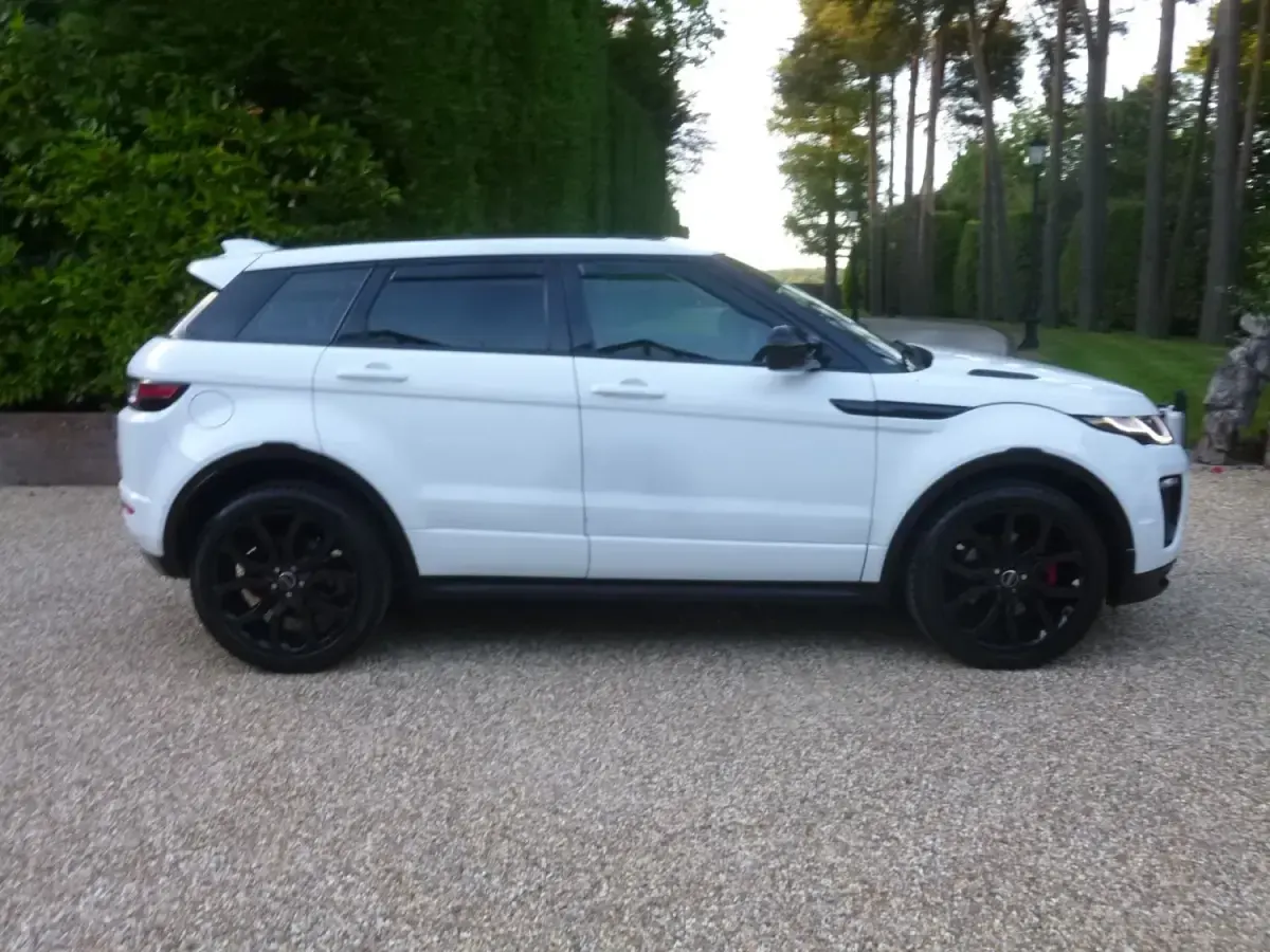 Używany Land Rover Range Rover evoque HSE Dynamic 2017 Biały Kombi