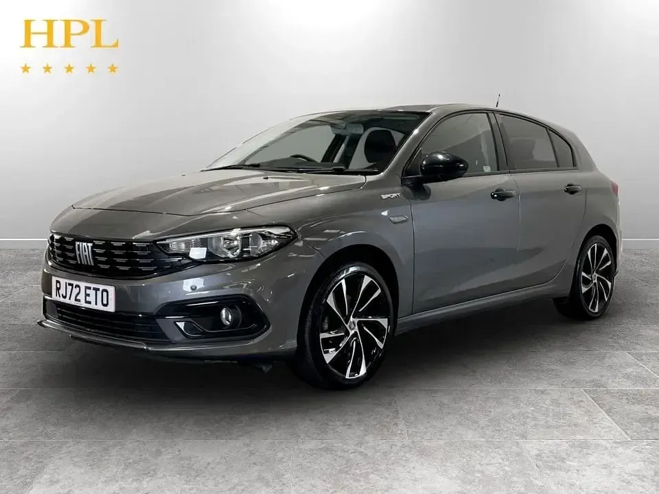 Usado Fiat Tipo Sport 100 HP (73 kW) 2022 Cinzento Citadino