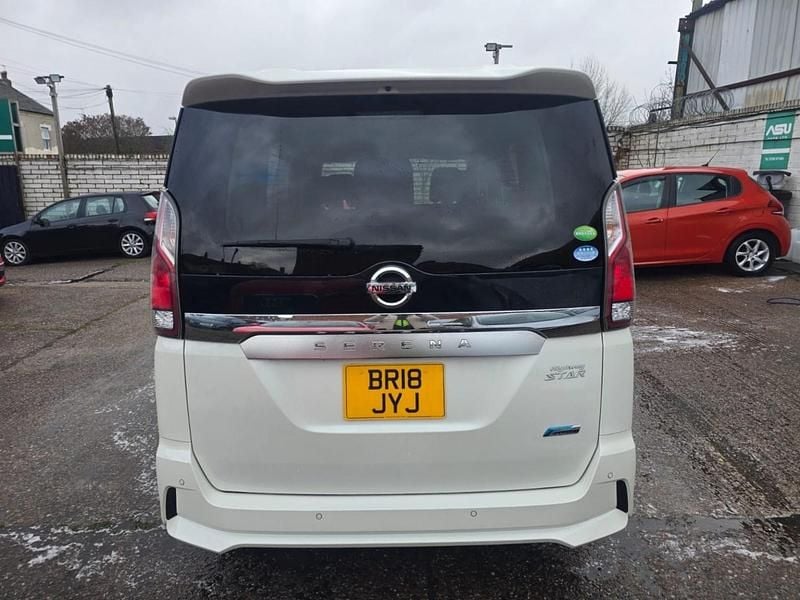 Used Nissan Serena 2018 White MPV
