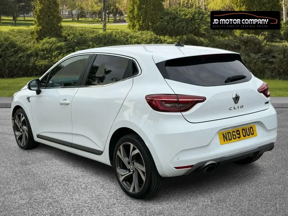 Used Renault Clio R.S. 100 HP (73 kW) 2020 White Hatchback