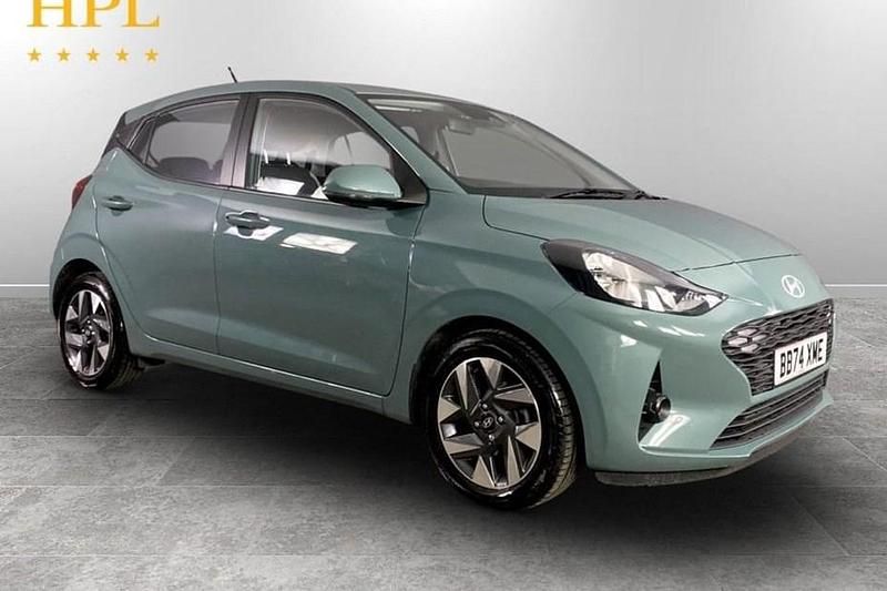 Used Hyundai i10 Advanced 63 HP (46 kW) 2024 Green Hatchback