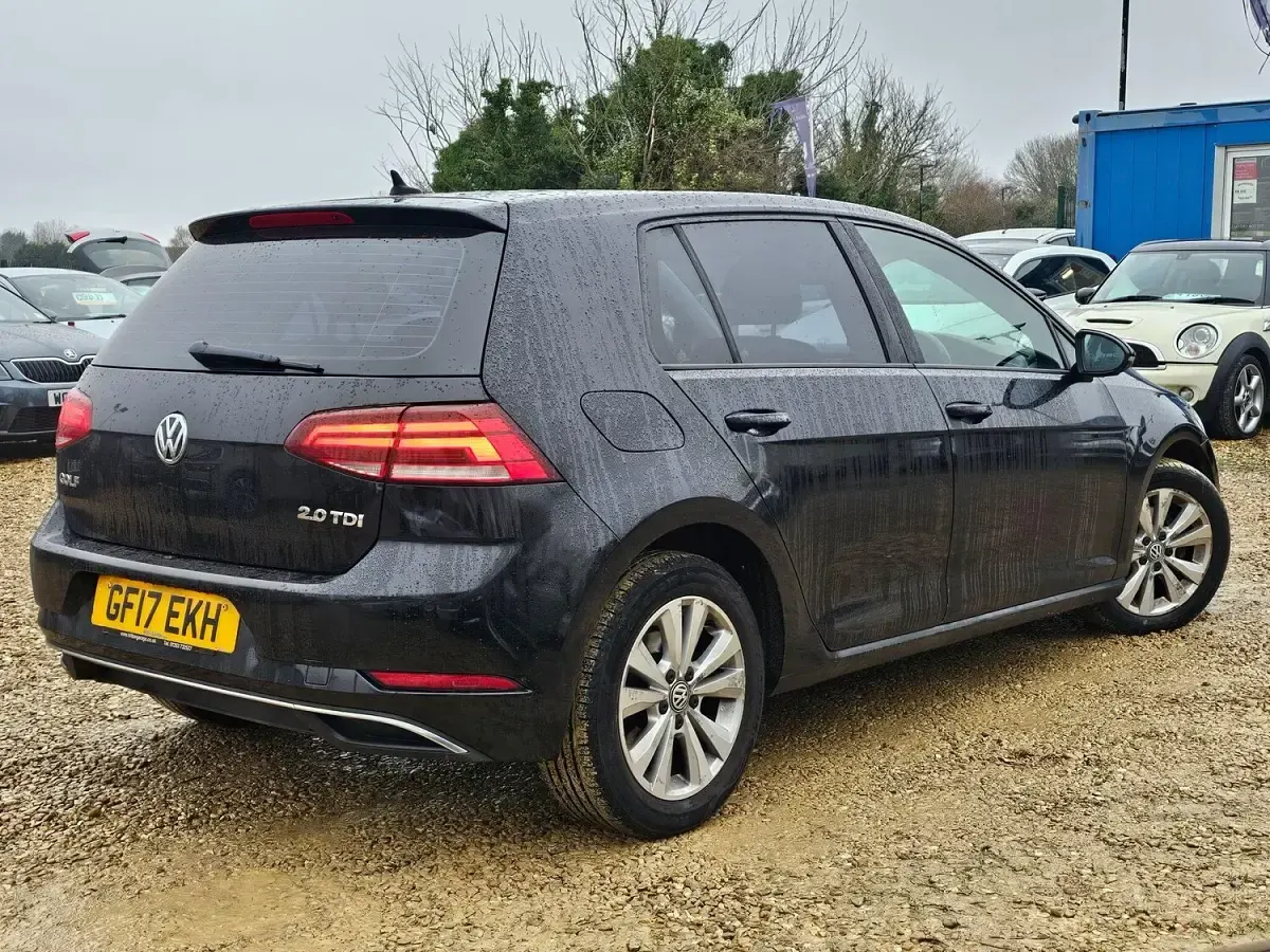 Used VW Golf VII SE 150 HP (110 kW) 2017 Black Hatchback