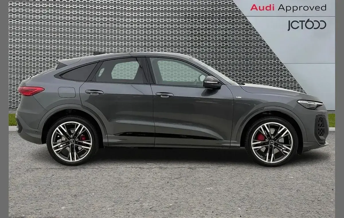 Used Audi Q5 Comfort 200 HP (147 kW) 2026 Grey SUV