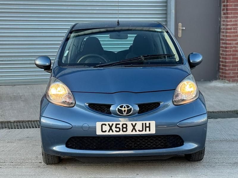 Used Toyota Aygo 67 HP (49 kW) 2008 Blue Hatchback