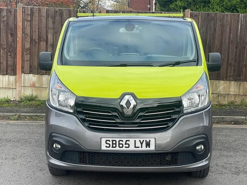 Used Renault Trafic 2015 Green MPV
