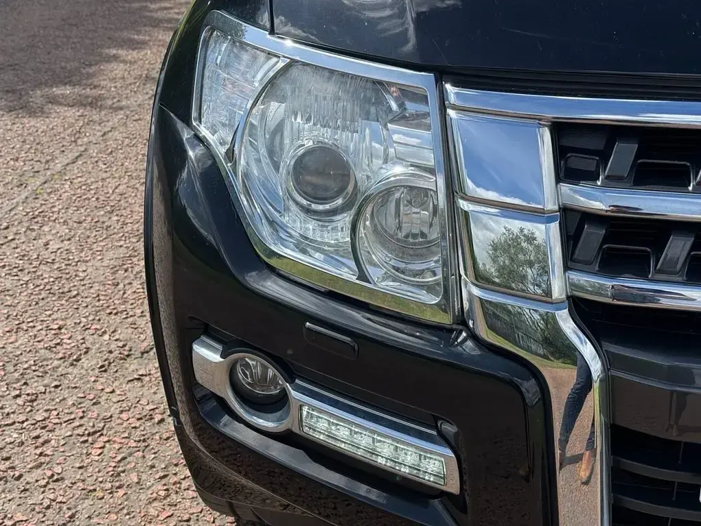 Used Mitsubishi Shogun Warrior 197 HP (144 kW) 2015 Black SUV