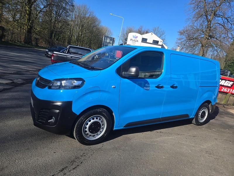 Used Vauxhall Vivaro 100 kW (136 HP) 2022 Blue MPV