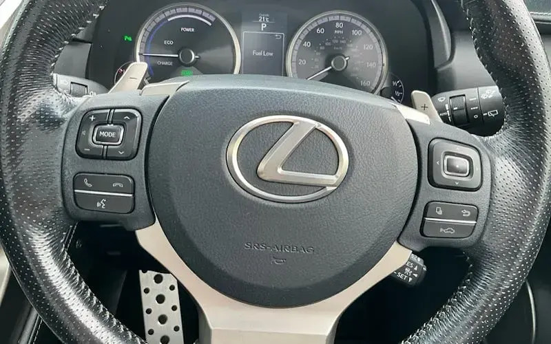 Used Lexus NX300h Sport Line 197 HP (144 kW) 2017 White SUV