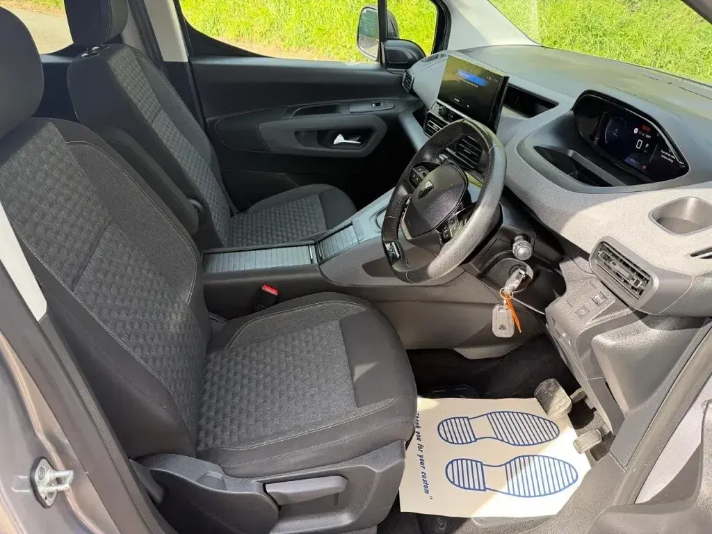 Used Peugeot Rifter Allure 131 HP (96 kW) 2024 Grey MPV