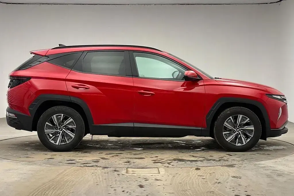 Used Hyundai Tucson SE 150 HP (110 kW) 2022 Red SUV