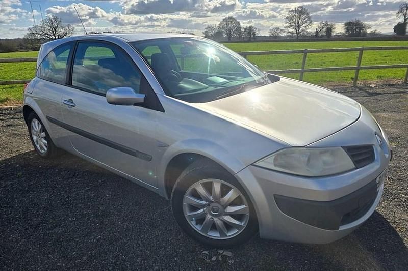 Silver Used 2006 Renault Mégane II Dynamique Hatchback | £1,500 - Image 1/1