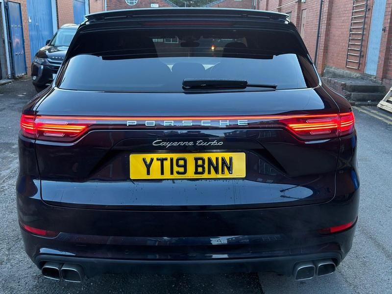 Used Porsche Cayenne Turbo 550 HP (404 kW) 2019 Blue SUV