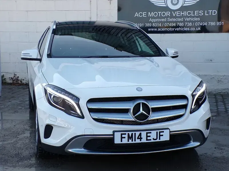Used Mercedes GLA200 Premium Plus 2014 White SUV