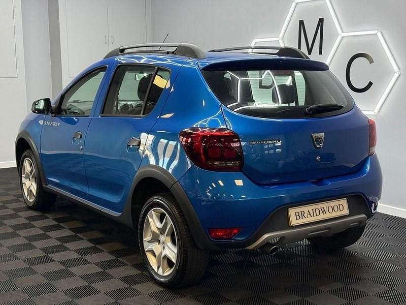 Used Dacia Sandero Essentiel 90 HP (66 kW) 2018 Blue Hatchback