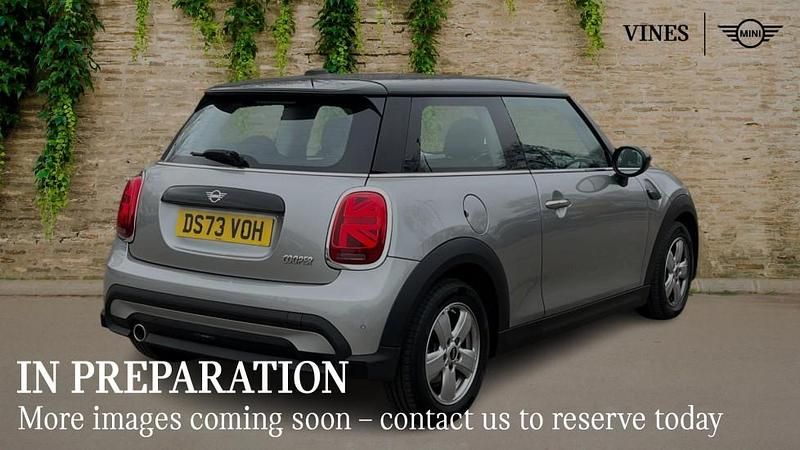 Used Mini Cooper Classic 134 HP (98 kW) 2023 Silver Hatchback