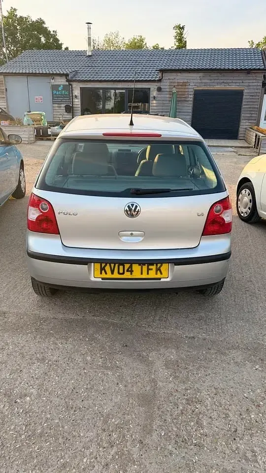 Usado VW Polo SE 2004 Prateado Citadino