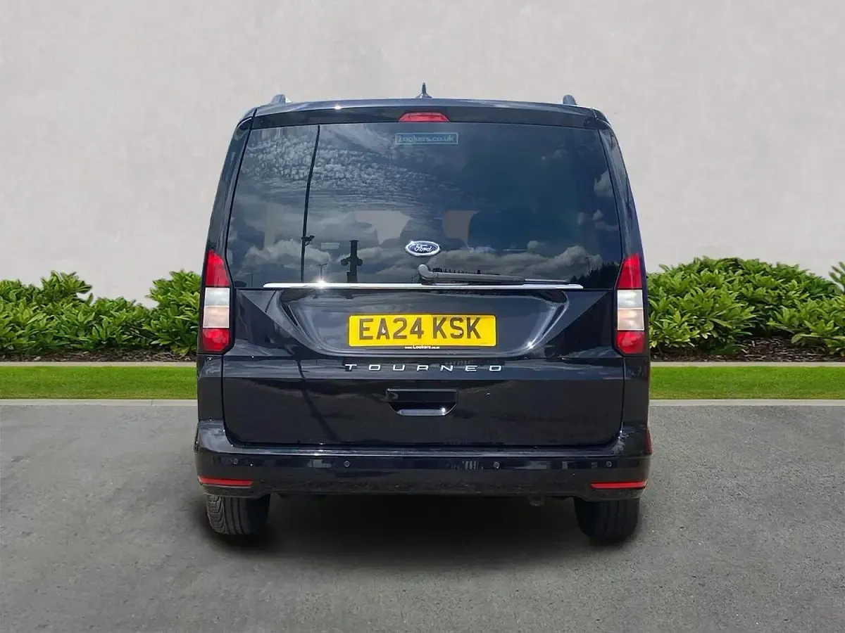 Used Ford Tourneo Connect Titanium 122 HP (89 kW) 2024 Black MPV