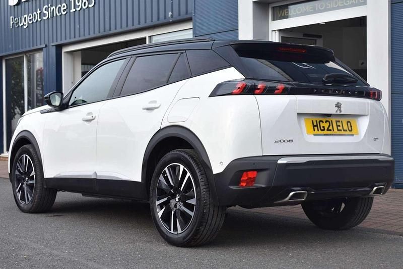Used Peugeot 2008 Premium 129 HP (94 kW) 2021 White SUV