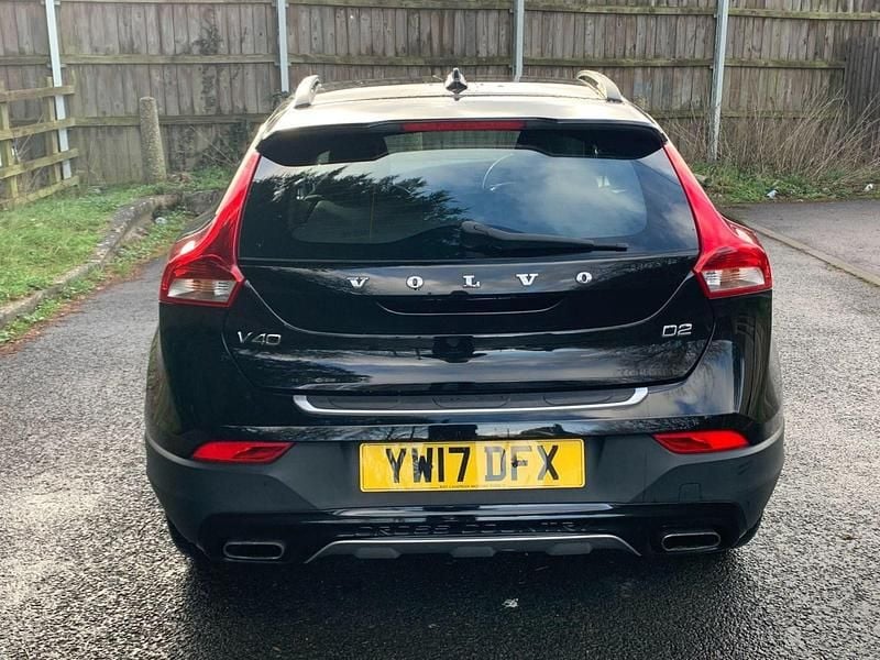 Used Volvo V40 2017 Black Hatchback
