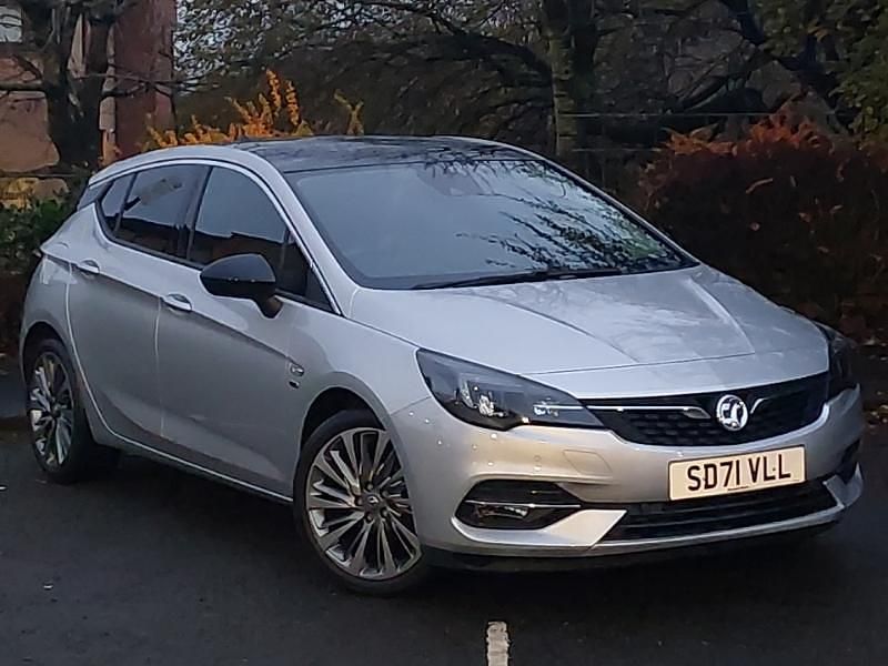 Silver Used 2021 Vauxhall Astra Edition Hatchback | £12,498 (Fair price) - Image 1/4