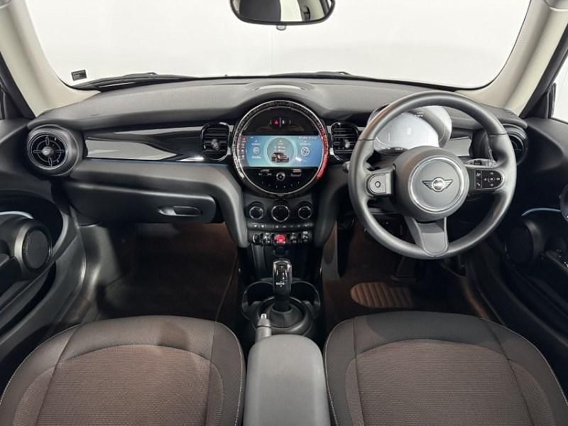 Usado Mini Cooper Classic 2023 Plateado Utilitario