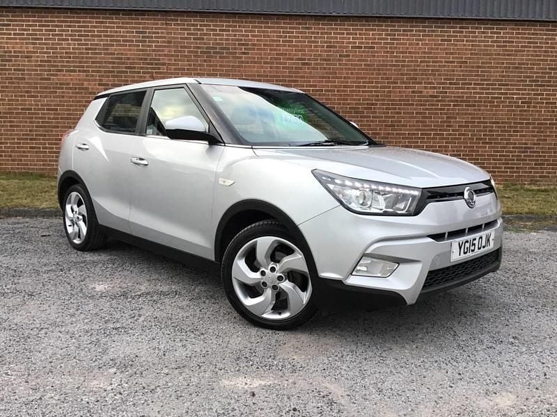 Silver Used 2015 Ssangyong Tivoli Hatchback | £4,500 (Fair price) - Image 1/4